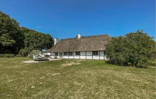 Beautiful Home In Øster Ulslev With Wifi - 2