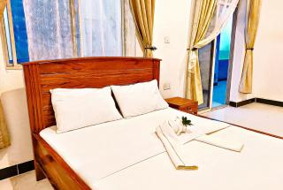 Oceanfront 2BR Ensuite Apartment with Balcony - 3