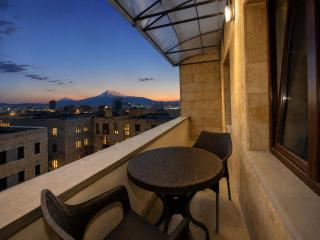 Ararat View Apartment near Republic Square - 9