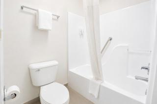 Quality Inn & Suites Malvern - 2