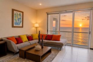 Family 3-Bedroom Oceanfront on the Malecón - CAM901 - 9