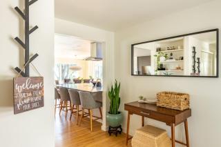 Zen Haus Serene Retreat, prime location with views - 8