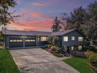 Zen Haus Serene Retreat, prime location with views - 2