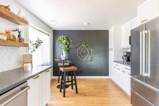 Zen Haus Serene Retreat, prime location with views - 1