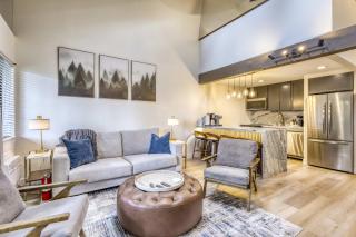 Modern Tahoe Retreat - Your Place to Unwind - 2