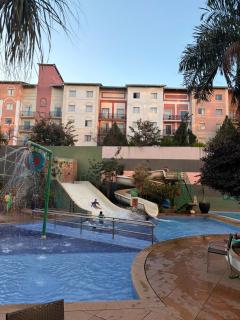 Flat veredas 300 metros HOT PARK Com ar na sala - 5