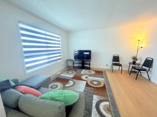 Walk to Whitehorn Station Garage Sleeps 6 - 8