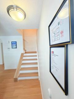 Walk to Whitehorn Station Garage Sleeps 6 - 5