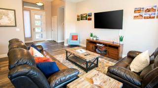 Pet Friendly Southern Utah Luxury FamilyHome Views - 1