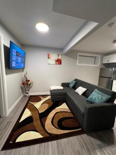 Beautiful & Cozy One Bedroom Suite - 0