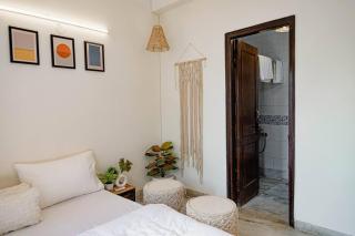 2BHK Jewel by Hauz Khas Fort - 5