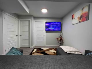 Beautiful & Cozy One Bedroom Suite - 7