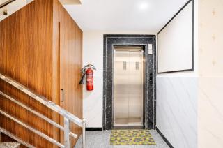 SEA VIEW ROOF TOP Hotel Subhash Luxuary Inn AOL PURI - Near Sea Beach and Shree Jagannath Temple - Air - conditioned room - wifi - Restaurant - Lift - BEST HOTEL IN PURI - 5