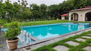 Royal Escape Lake Resort - 5