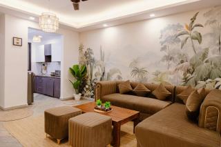 Vibrant 3BHK Oasis in Chhatarpur - 0