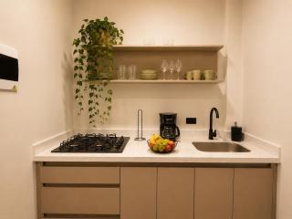 New modern loft in Laureles with WiFi and a large window - 3