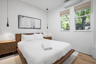 3B Designer Home and Modern Luxury - 6
