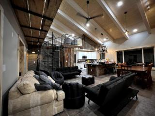 Lake Cabin - Hot Tub, Sauna, Ice Bath, Massage Chr - 4