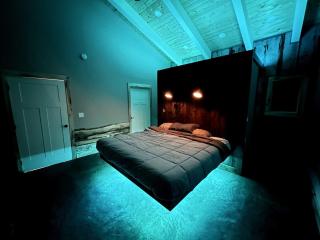Lake Cabin - Hot Tub, Sauna, Ice Bath, Massage Chr - 2