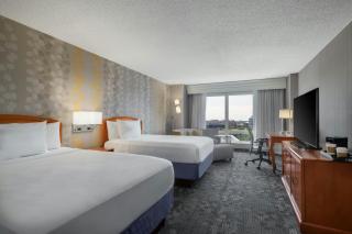 Courtyard by Marriott Tysons McLean - 2