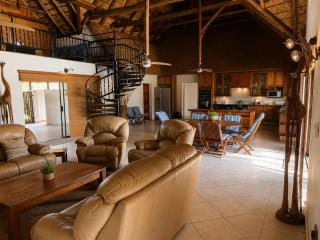 ThutlwaDitholo Lodge - 2