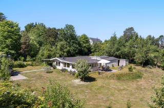 Idyllic Holiday Home With Large Garden - 0