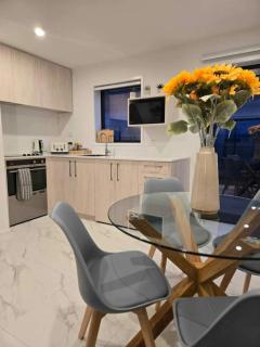 Spacious Central Townhouse - 6