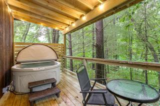 Pond View & Hot Tub! 'The Perch' in Hocking Hills - 0