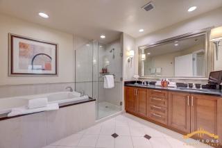 MGM Signature-23-619 Strip View Jacuzzi Studio - 6