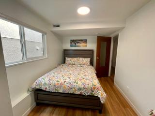 2BR Family Sweethome in East Vancouver - 4