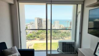 Stylish Barranco Retreat with Ocean Views, Pool & Gym - 9