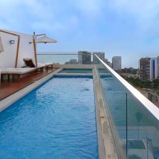 Stylish Barranco Retreat with Ocean Views, Pool & Gym - 5