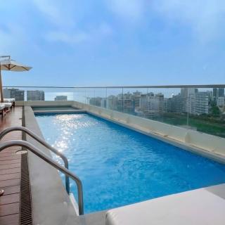 Stylish Barranco Retreat with Ocean Views, Pool & Gym - 4