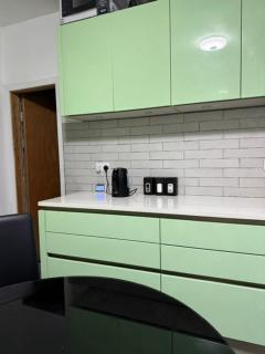 En-suit Double Bedroom in Armley Leeds - 2