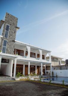 Bay Dreams Beach Hotel & Surf Camp - 0