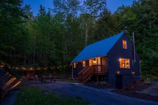 Brookside Cabin - Your Peaceful VT Off-Grid Escape - 0
