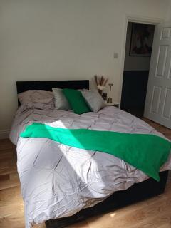 Stylish 3BR House Near Central London - 3