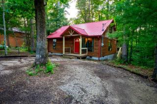 Rosebud Hot Tub WiFi 2 Min Gorge Underground 6 Min to Natural Bridge State Park - 0