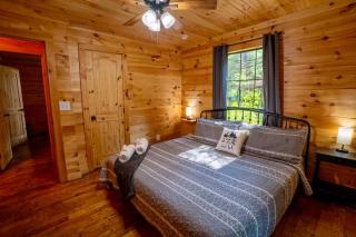 Rosebud Hot Tub WiFi 2 Min Gorge Underground 6 Min to Natural Bridge State Park - 4