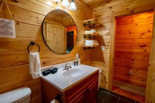 Rosebud Hot Tub WiFi 2 Min Gorge Underground 6 Min to Natural Bridge State Park - 2