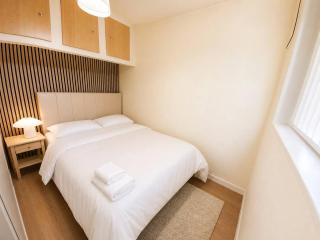 Whole 4 Bedroom Home, Sleeps Up to 12 - 5