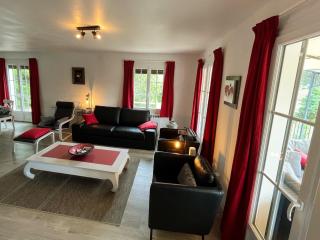 Beautiful villa with private heated pool - 9