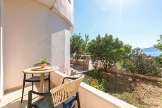 Radhima Res 112 - Double Room, Sea View - 2
