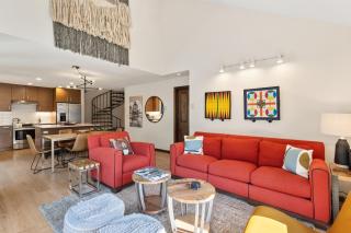 Big & Bright Hidden Gem with Garage, Hot Tub, Lux Kitchen condo - 6