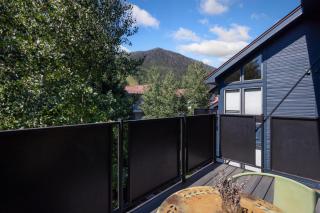 Big & Bright Hidden Gem with Garage, Hot Tub, Lux Kitchen condo - 8
