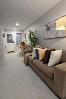 Luxury 2 bed walkout suite near Calgary YYC airport - 0