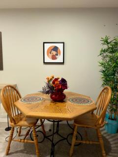 Luxury 2 bed walkout suite near Calgary YYC airport - 5