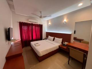 Hotel Holiday Park,Thalassery - 8