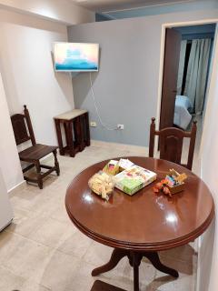 Comodo Departamento microcentro 1D, Confiable, con Balcon vista al cerro - 5