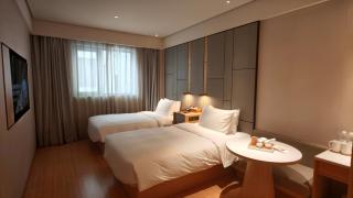 JI Hotel Shanghai North Bund Ningguo Road Metro Station - 1